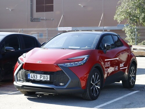 Toyota C-HR Style Technology Pakett 1.8 72 kW